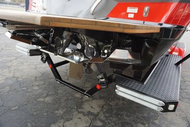 Slide: The Image of MasterCraft XT25 2019 - 39