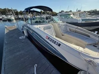 Slide: The Image of Sea Ray Sundeck 2010 - 10