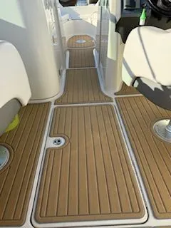 Slide: The Image of Sea Ray Sundeck 2010 - 26