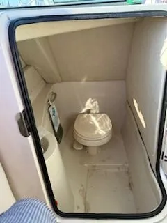 Slide: The Image of Sea Ray Sundeck 2010 - 27