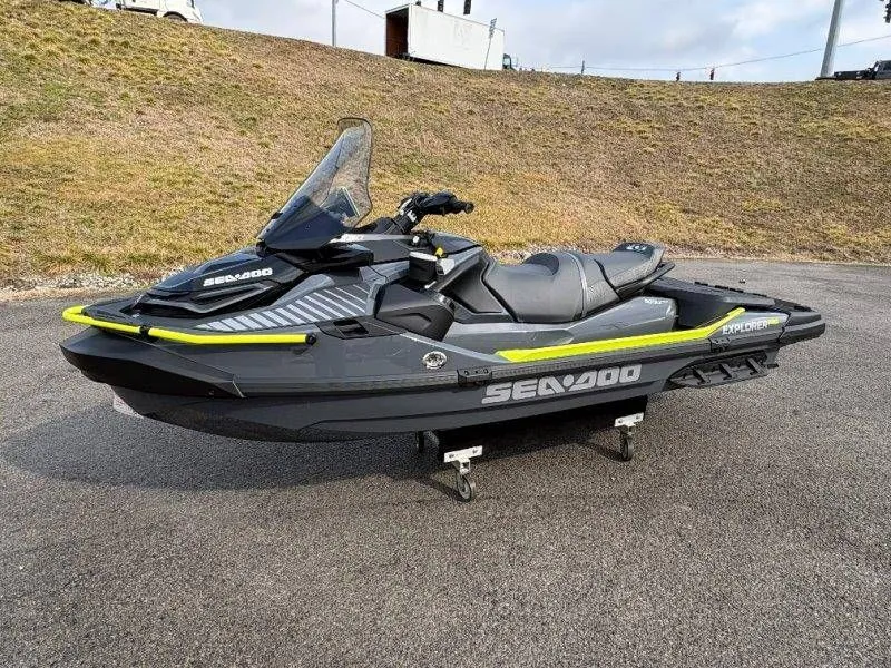 The Image of Sea-Doo Explorer Pro 230 2024 - 1