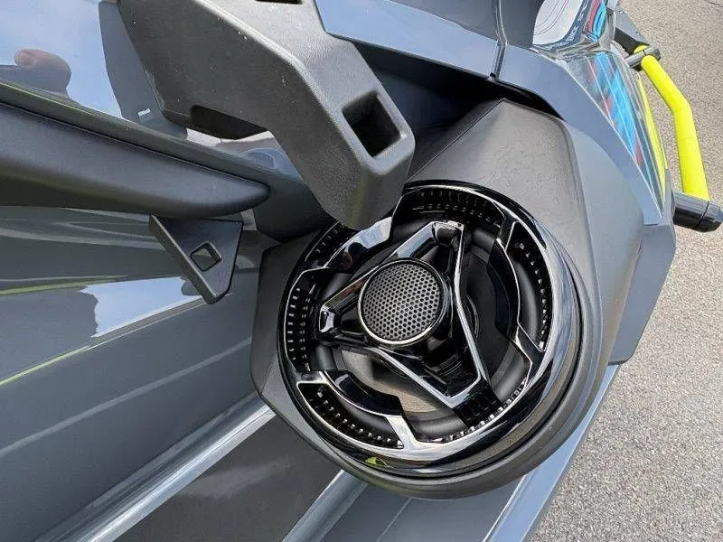 Slide: The Image of Sea-Doo Explorer Pro 230 2024 - 15