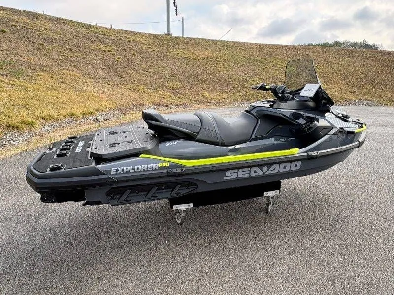 Slide: The Image of Sea-Doo Explorer Pro 230 2024 - 17