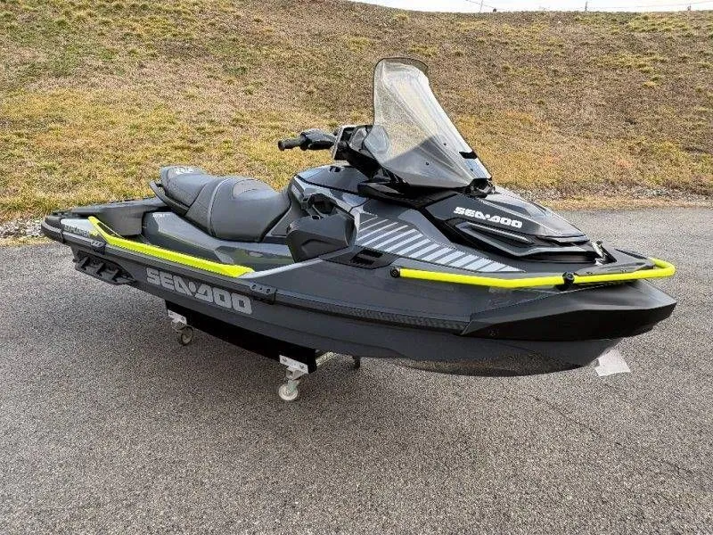 Slide: The Image of Sea-Doo Explorer Pro 230 2024 - 21
