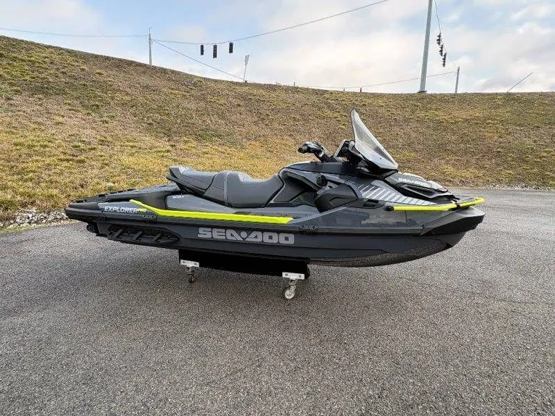 Slide: The Image of Sea-Doo Explorer Pro 230 2024 - 31