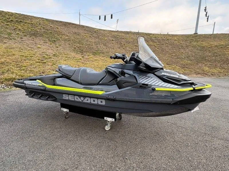 Slide: The Image of Sea-Doo Explorer Pro 230 2024 - 32