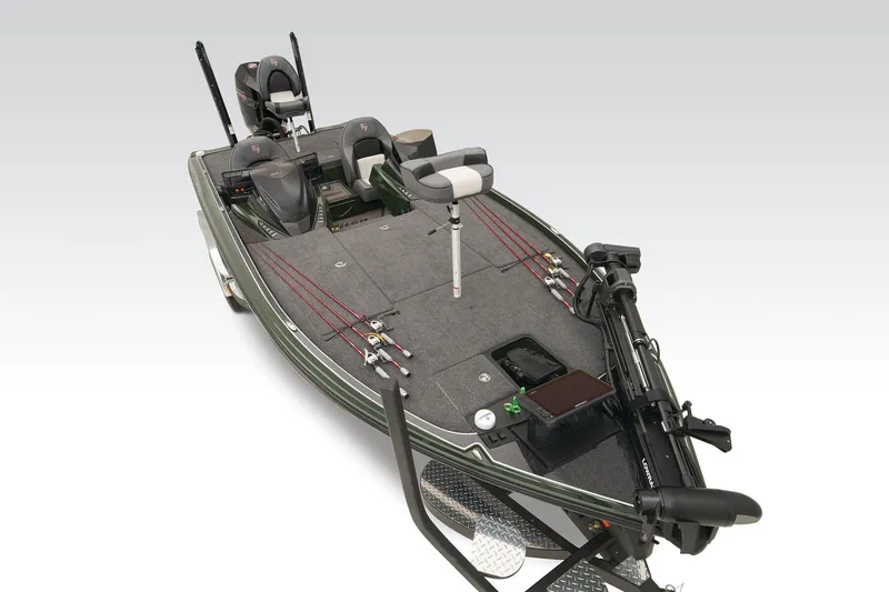 Slide: The Image of Triton 20XP Patriot 2026 - 10