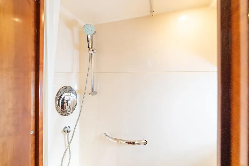 Slide: The Image of Guest shower - 33