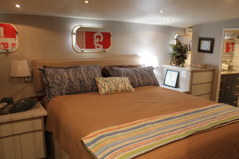 Slide: The Image of Broward CPMY - Raised Pilothouse 1984 - 114