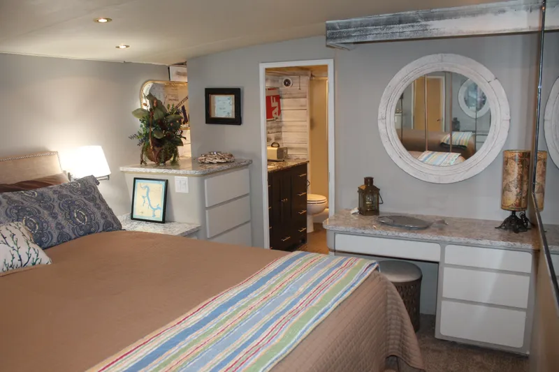 Slide: The Image of Broward CPMY - Raised Pilothouse 1984 - 115