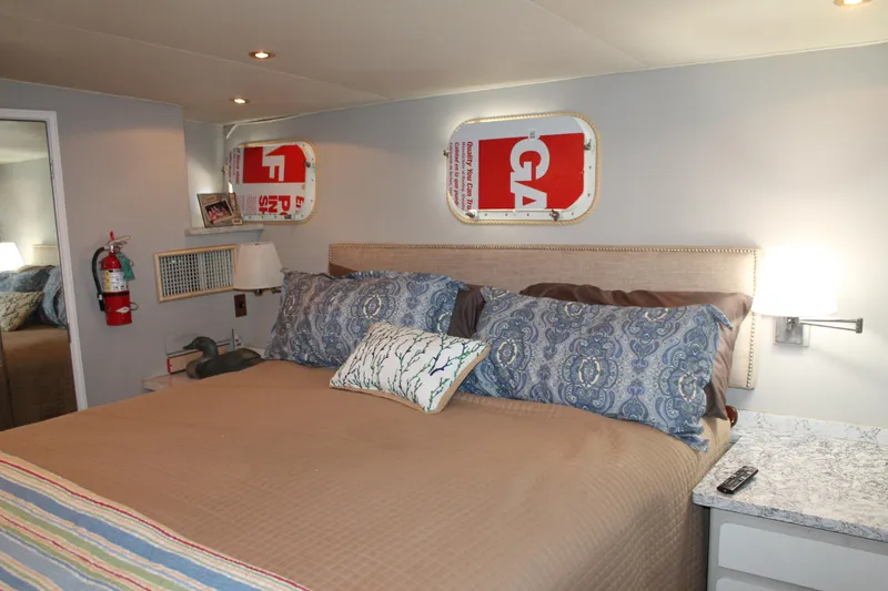 Slide: The Image of Broward CPMY - Raised Pilothouse 1984 - 117