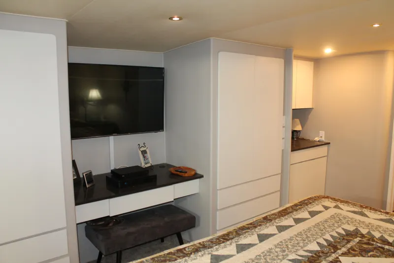 Slide: The Image of Broward CPMY - Raised Pilothouse 1984 - 134