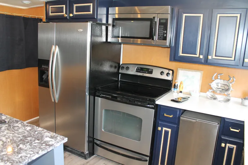 Slide: The Image of Broward CPMY - Raised Pilothouse 1984 - 79