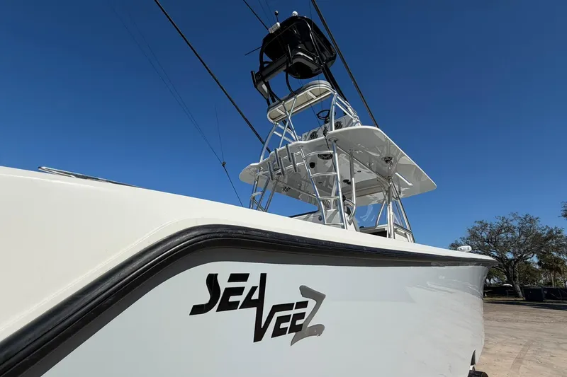 Slide: The Image of 2021 SeaVee 390Z boat with tower against clear blue sky. - 9