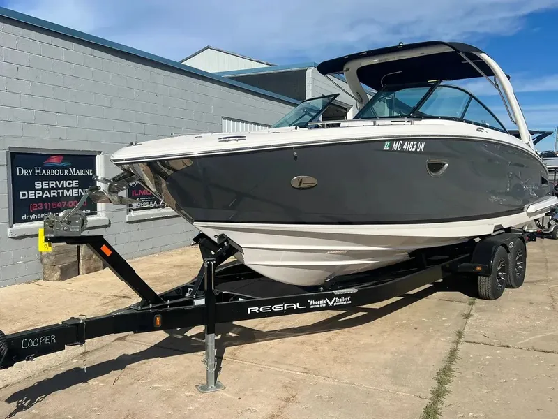 Slide: The Image of Regal 2800 Bowrider 2021 - 2