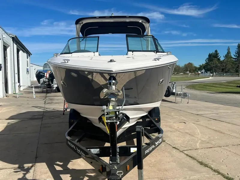 Slide: The Image of Regal 2800 Bowrider 2021 - 24