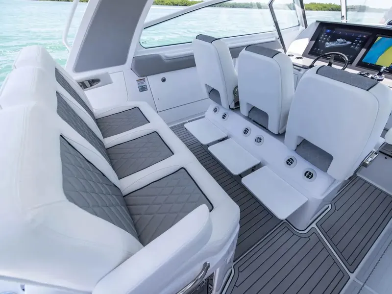 Slide: The Image of Everglades 367 CX 2026 - 14