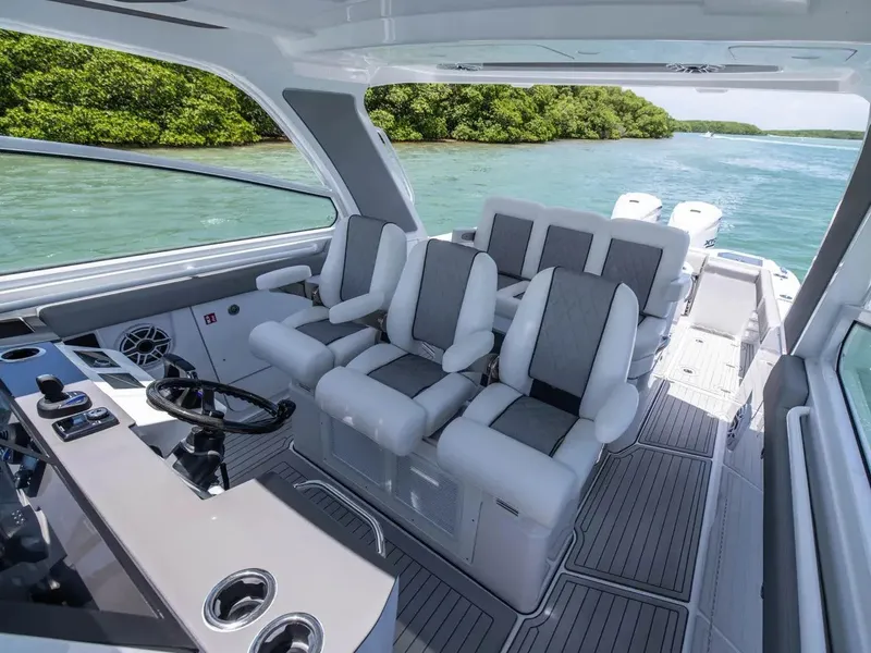 Slide: The Image of Everglades 367 CX 2026 - 15