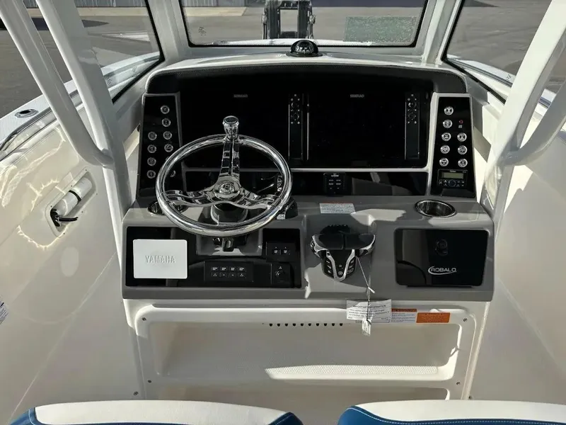 Slide: The Image of Robalo R270 Center Console 2024 - 11