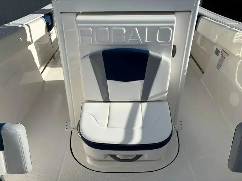 Slide: The Image of Robalo R270 Center Console 2024 - 15