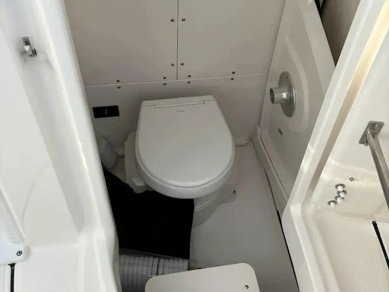 Slide: The Image of Robalo R270 Center Console 2024 - 16