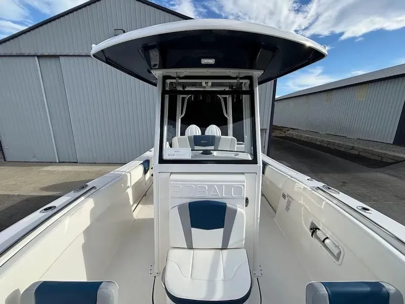 Slide: The Image of Robalo R270 Center Console 2024 - 19