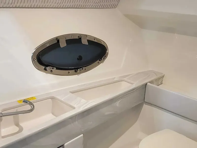 Slide: The Image of Formula 290 Bowrider 2025 - 12