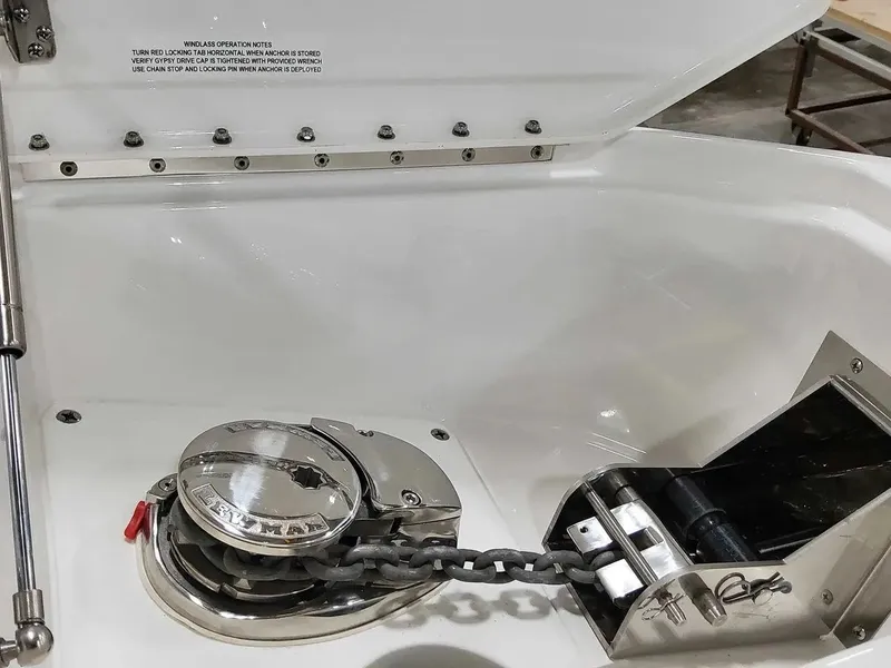 Slide: The Image of Formula 290 Bowrider 2025 - 15