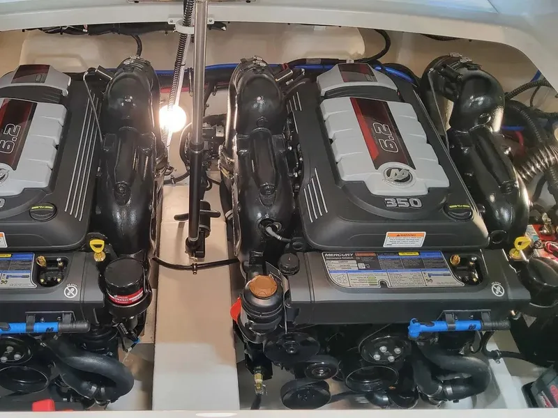 Slide: The Image of Formula 290 Bowrider 2025 - 7