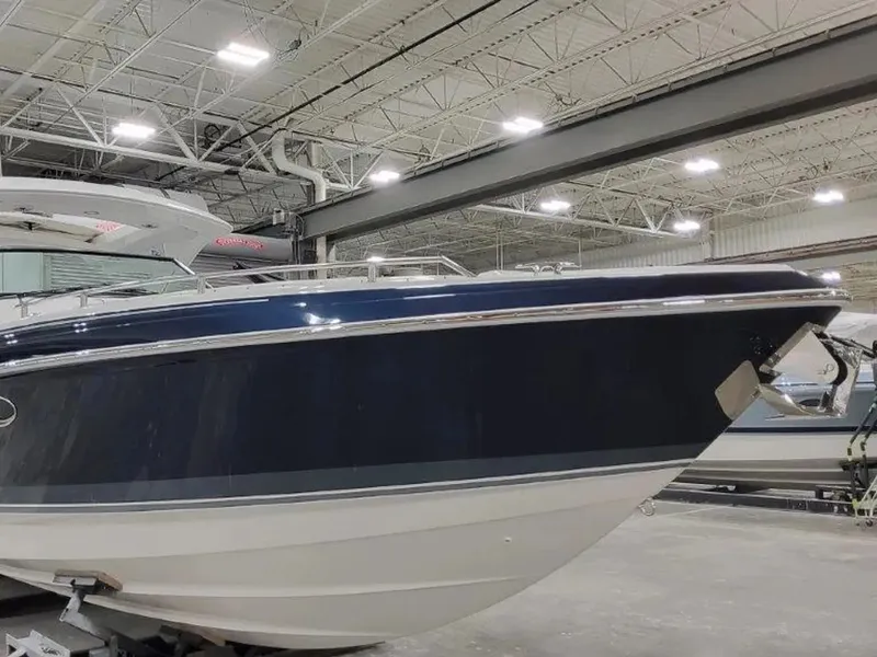 The Image of Formula 330 Crossover Bowrider 2025 - 1