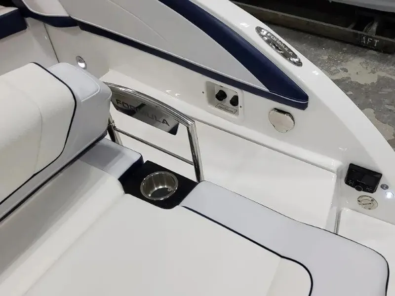 Slide: The Image of Formula 330 Crossover Bowrider 2025 - 11