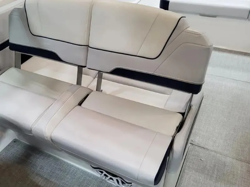 Slide: The Image of Formula 330 Crossover Bowrider 2025 - 21