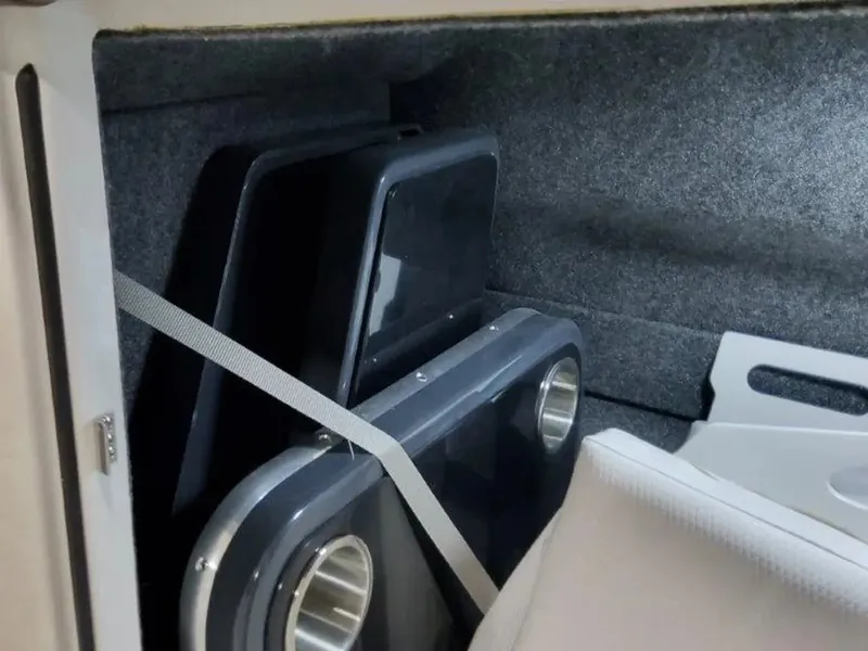 Slide: The Image of Formula 330 Crossover Bowrider 2025 - 30