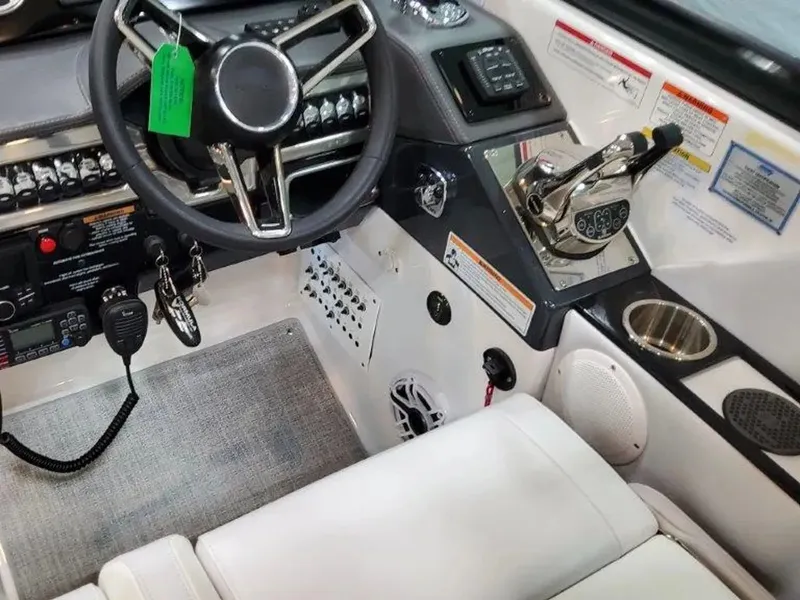 Slide: The Image of Formula 330 Crossover Bowrider 2025 - 33