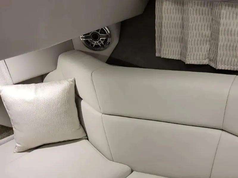 Slide: The Image of Formula 330 Crossover Bowrider 2025 - 36