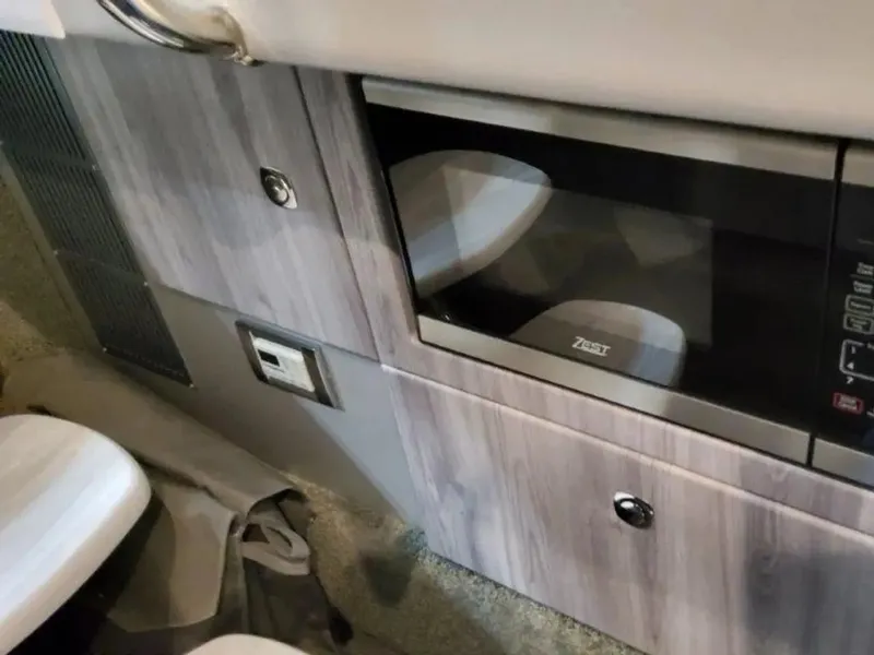 Slide: The Image of Formula 330 Crossover Bowrider 2025 - 39