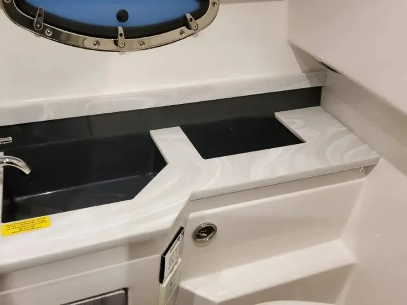 Slide: The Image of Formula 330 Crossover Bowrider 2025 - 41