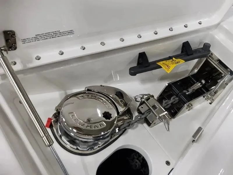 Slide: The Image of Formula 330 Crossover Bowrider 2025 - 44