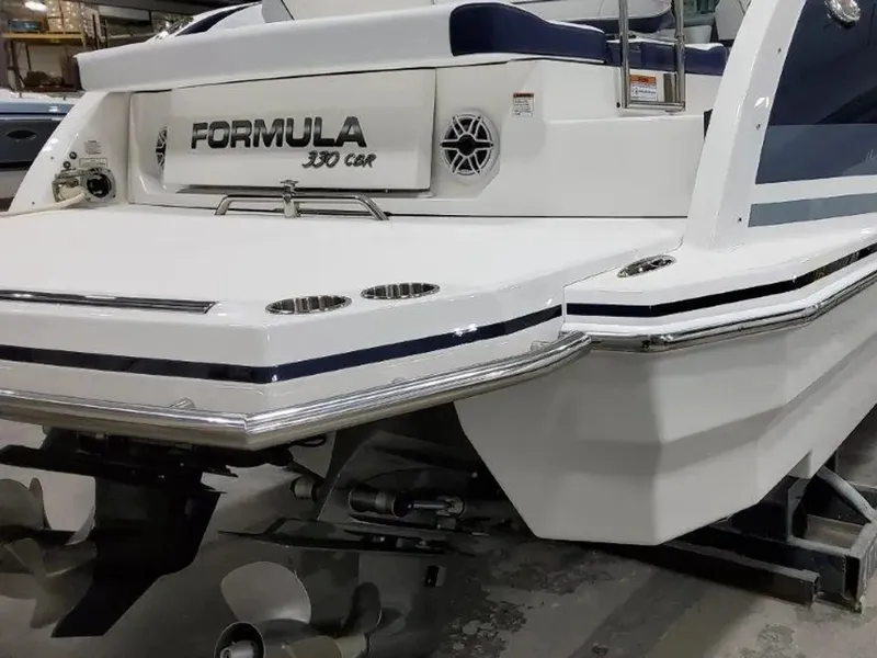 Slide: The Image of Formula 330 Crossover Bowrider 2025 - 7