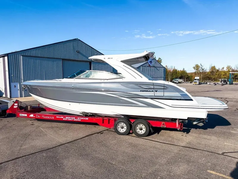 The Image of Formula 360 Crossover Bowrider 2026 - 1