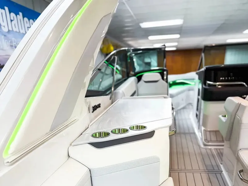 Slide: The Image of Formula 360 Crossover Bowrider 2026 - 13