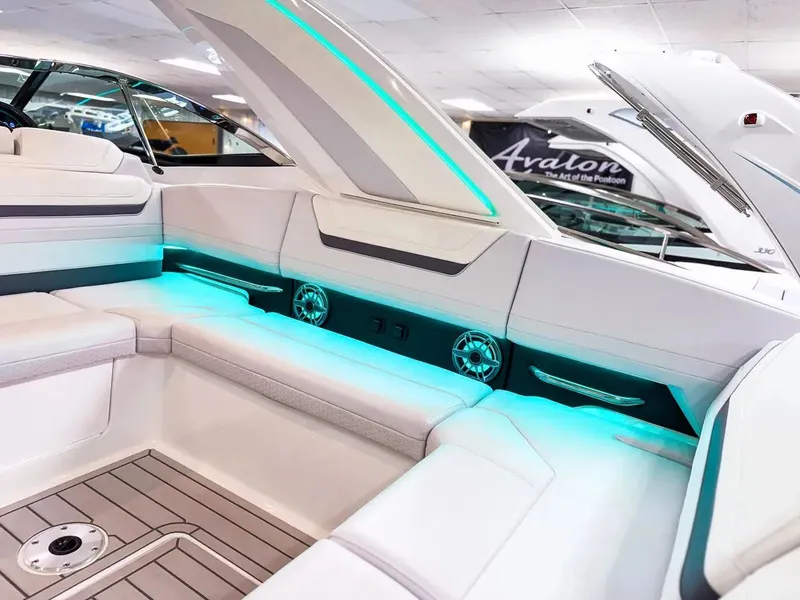 Slide: The Image of Formula 360 Crossover Bowrider 2026 - 14