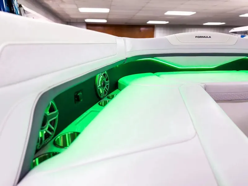 Slide: The Image of Formula 360 Crossover Bowrider 2026 - 21