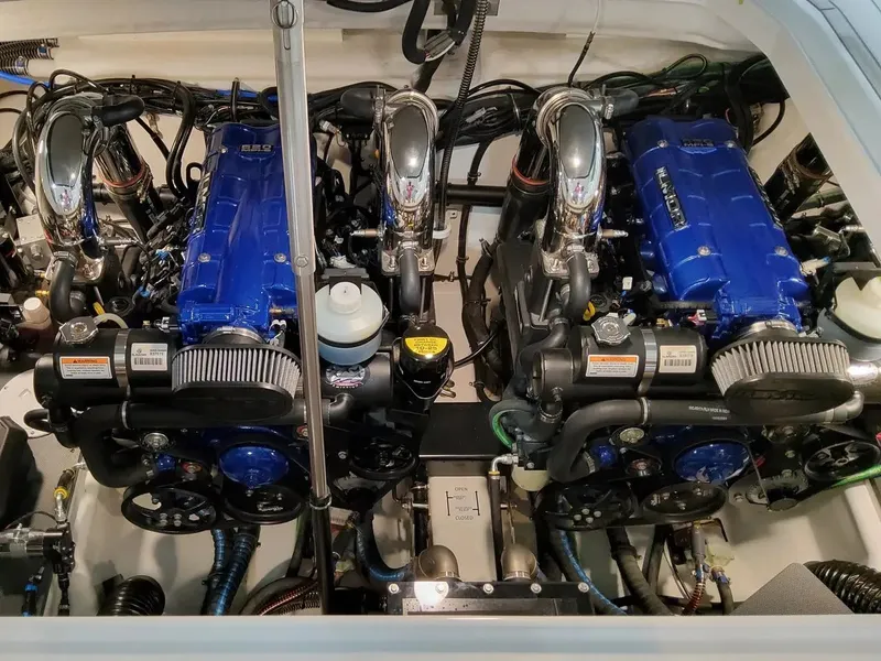 Slide: The Image of Formula 360 Crossover Bowrider 2026 - 29