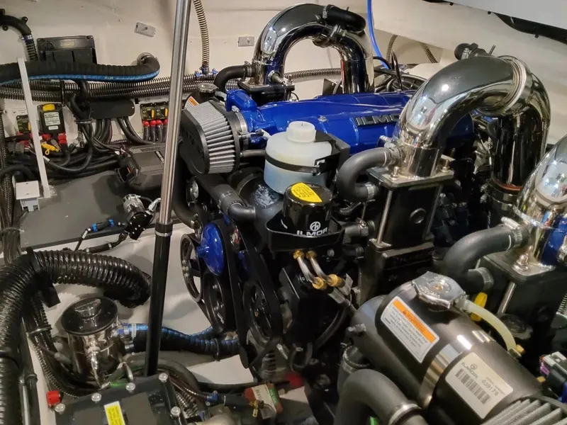 Slide: The Image of Formula 360 Crossover Bowrider 2026 - 30