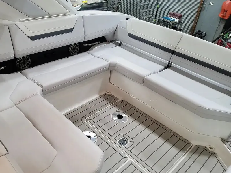 Slide: The Image of Formula 360 Crossover Bowrider 2026 - 33