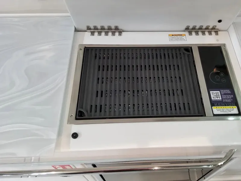 Slide: The Image of Formula 360 Crossover Bowrider 2026 - 39