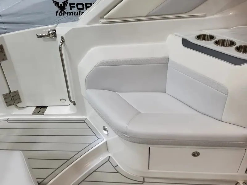 Slide: The Image of Formula 360 Crossover Bowrider 2026 - 42