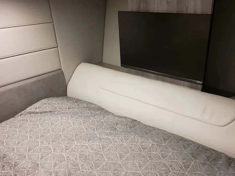 Slide: The Image of Formula 360 Crossover Bowrider 2026 - 51