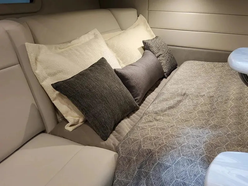 Slide: The Image of Formula 360 Crossover Bowrider 2026 - 52